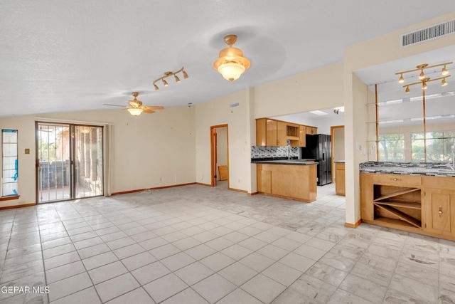 1617 TOMMY AARON Drive, El Paso, TX 79936