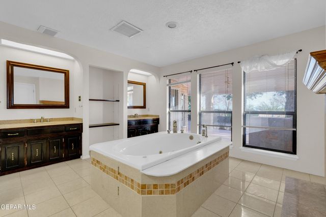 1617 TOMMY AARON Drive, El Paso, TX 79936