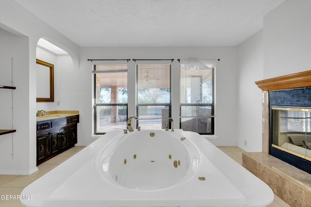 1617 TOMMY AARON Drive, El Paso, TX 79936