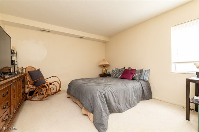 2112 Acacia Park Drive 220, Lyndhurst, OH 44124