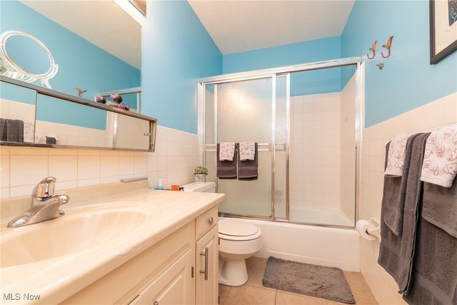 2112 Acacia Park Drive 220, Lyndhurst, OH 44124