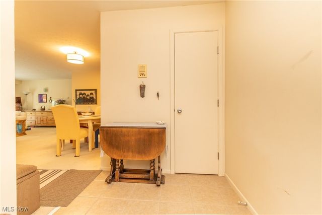 2112 Acacia Park Drive 220, Lyndhurst, OH 44124