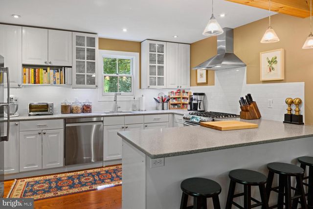 7 WALT LN, Wyncote, PA 19095
