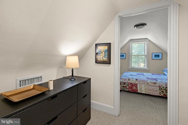 7 WALT LN, Wyncote, PA 19095