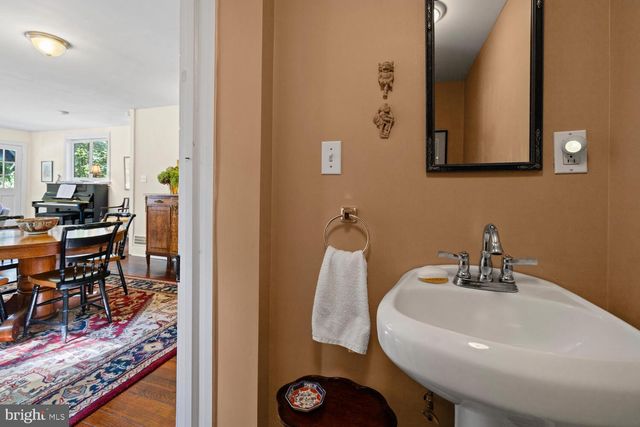 7 WALT LN, Wyncote, PA 19095