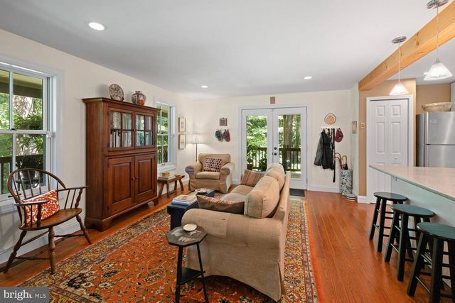 7 WALT LN, Wyncote, PA 19095