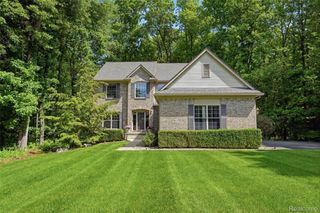2790 Pine Bluffs Ct., Highland Charter Township, MI 48357