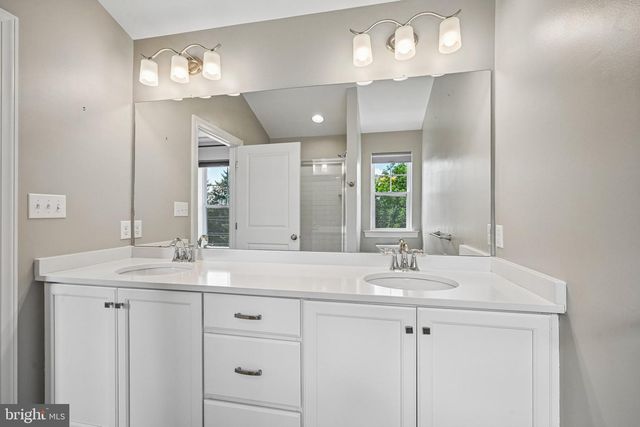 154 LARRABEE WAY, Royersford, PA 19468