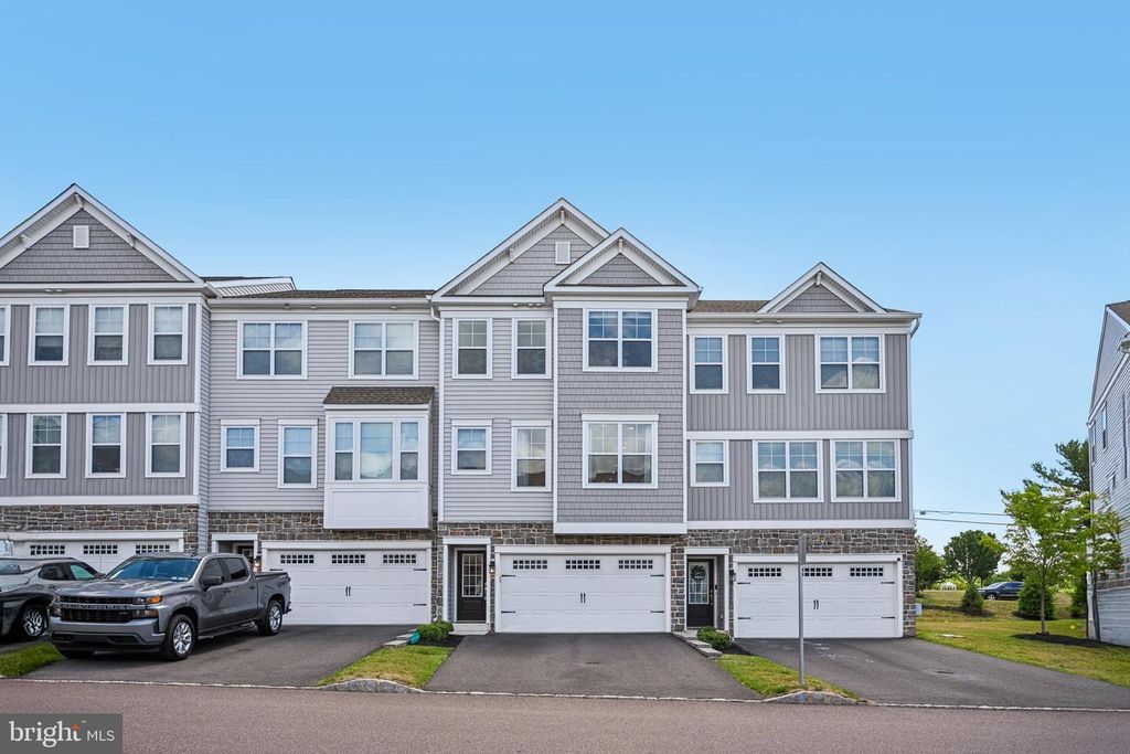 154 LARRABEE WAY, Royersford, PA 19468
