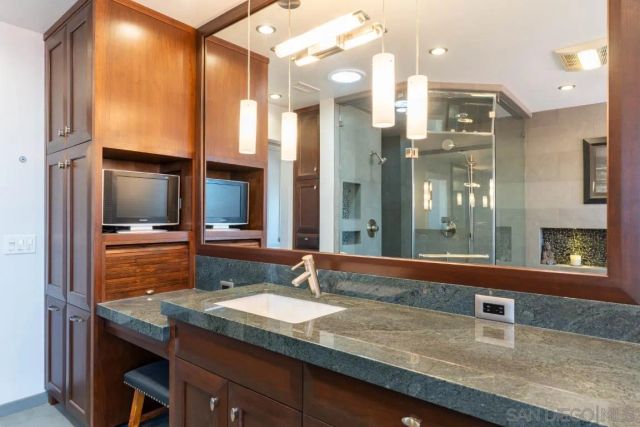 907 Ridge Heights Road, Fallbrook, CA 92028