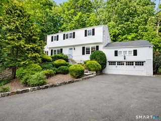 2 Arnold Drive, Stamford, CT 06905