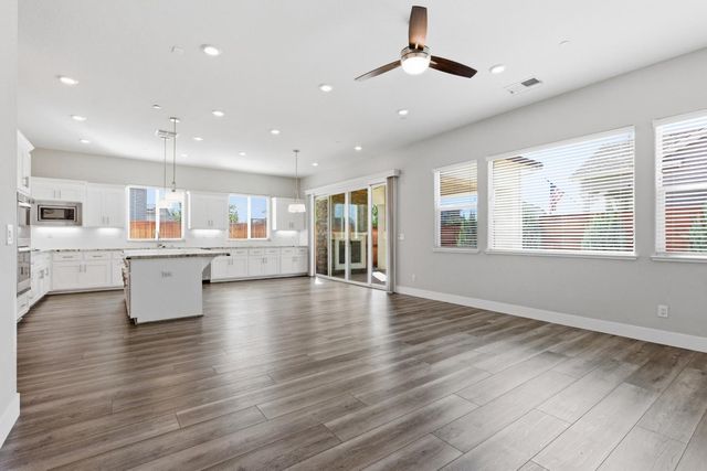 1224 Wadsworth Cir, Roseville, CA 95747