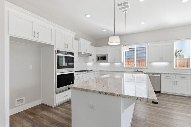 1224 Wadsworth Cir, Roseville, CA 95747
