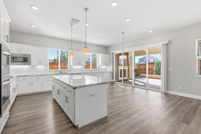 1224 Wadsworth Cir, Roseville, CA 95747