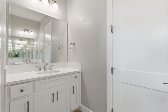 1224 Wadsworth Cir, Roseville, CA 95747