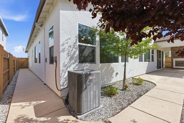 1224 Wadsworth Cir, Roseville, CA 95747