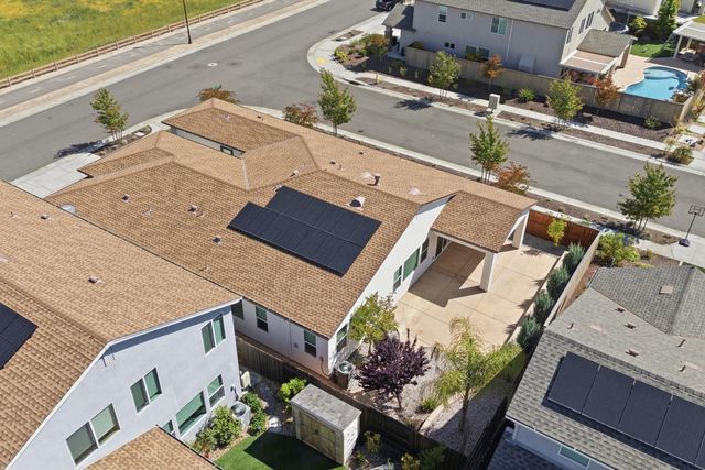 1224 Wadsworth Cir, Roseville, CA 95747