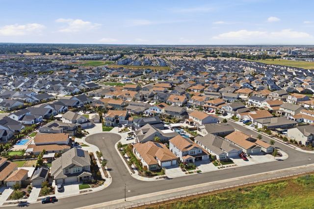 1224 Wadsworth Cir, Roseville, CA 95747