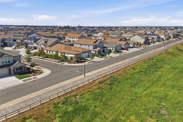 1224 Wadsworth Cir, Roseville, CA 95747
