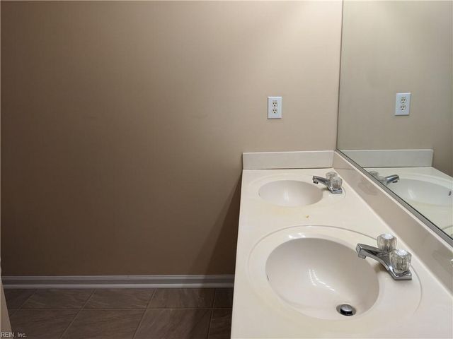 205 Hamlet CT, Yorktown, VA 23693