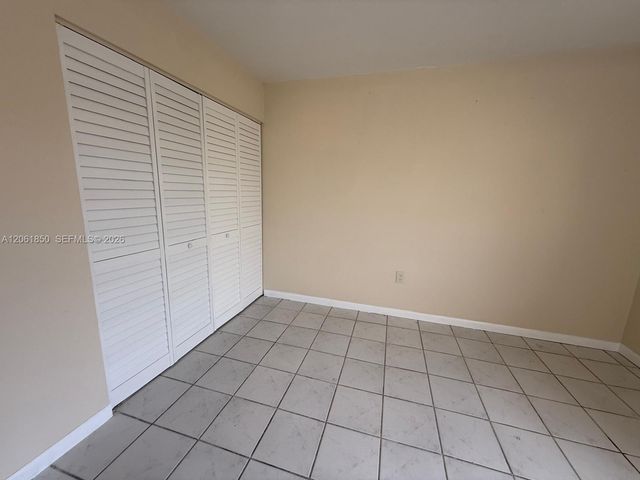 9380 W Flagler St 217B, Miami, FL 33174