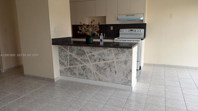 9380 W Flagler St 217B, Miami, FL 33174