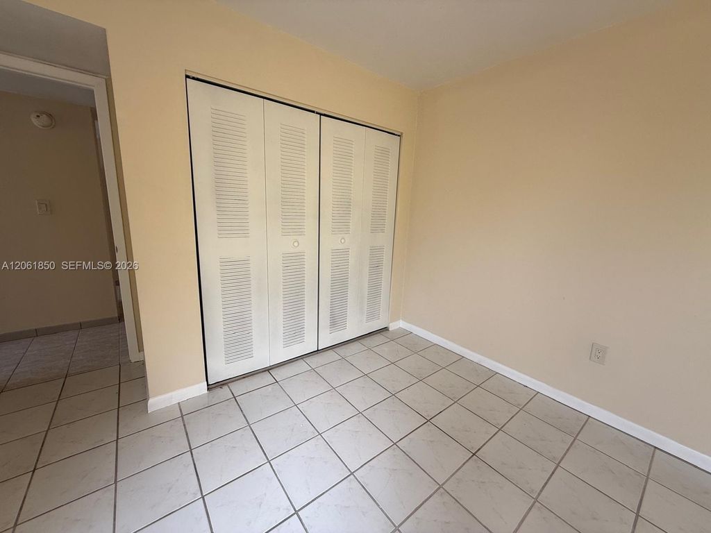 9380 W Flagler St 217B, Miami, FL 33174