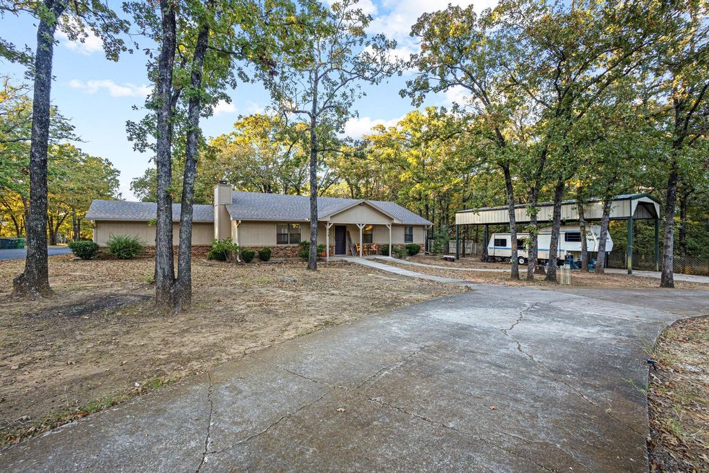 213 Cross Timber Estates Drive, Denison, TX 75021