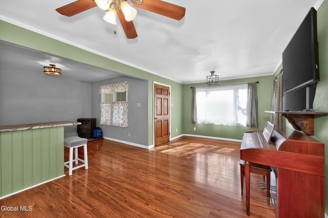 245 County Route 7, Schodack, NY 12123