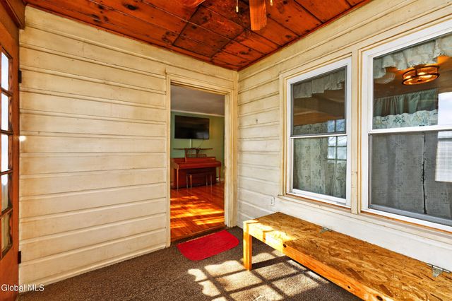 245 County Route 7, Schodack, NY 12123