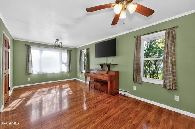 245 County Route 7, Schodack, NY 12123