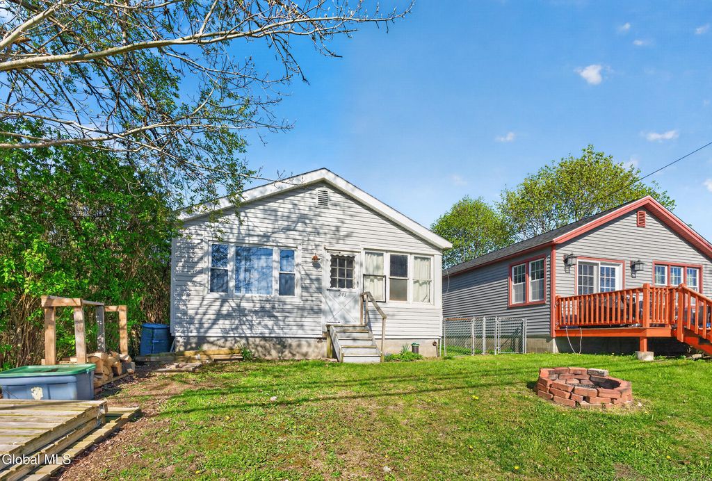 245 County Route 7, Schodack, NY 12123