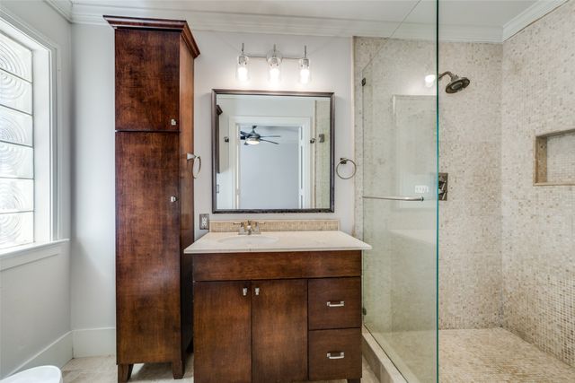 6930 Kenwood Avenue, Dallas, TX 75214