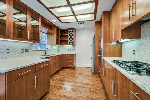 6930 Kenwood Avenue, Dallas, TX 75214