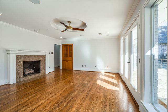 6930 Kenwood Avenue, Dallas, TX 75214