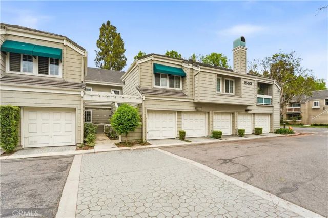 19401 Sunray Lane 204, Huntington Beach, CA 92648