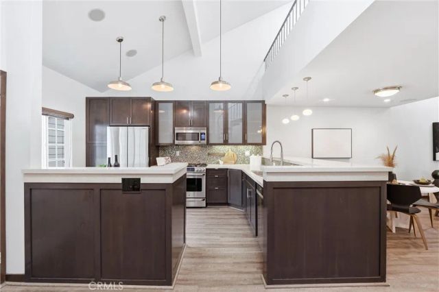 19401 Sunray Lane 204, Huntington Beach, CA 92648
