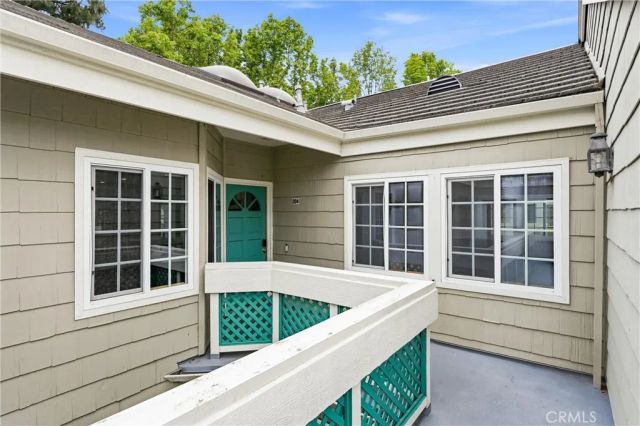 19401 Sunray Lane 204, Huntington Beach, CA 92648