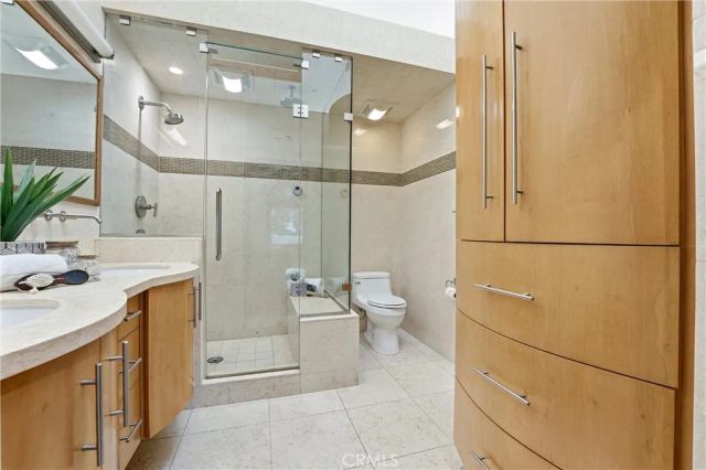 19401 Sunray Lane 204, Huntington Beach, CA 92648