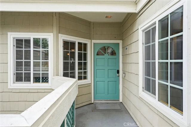 19401 Sunray Lane 204, Huntington Beach, CA 92648