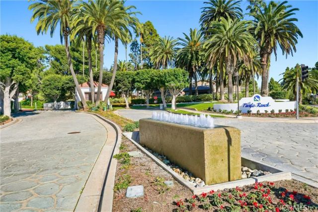 19401 Sunray Lane 204, Huntington Beach, CA 92648