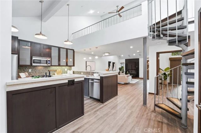 19401 Sunray Lane 204, Huntington Beach, CA 92648