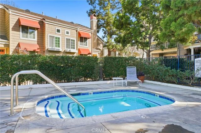 19401 Sunray Lane 204, Huntington Beach, CA 92648