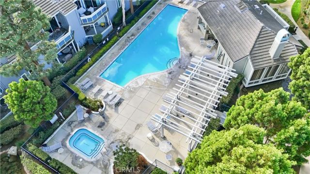 19401 Sunray Lane 204, Huntington Beach, CA 92648