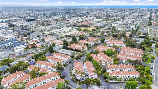 19401 Sunray Lane 204, Huntington Beach, CA 92648