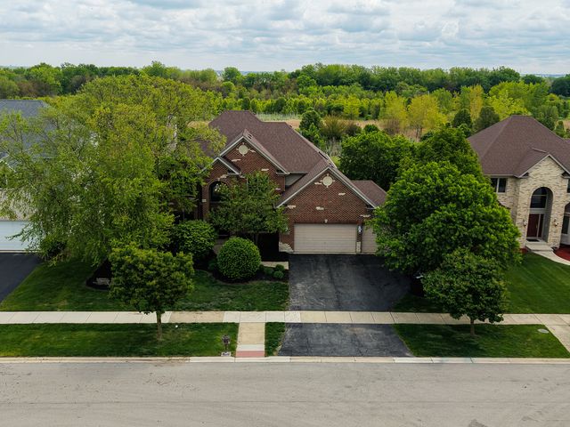5815 Rosinweed Lane, Naperville, IL 60564