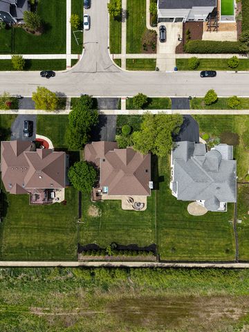5815 Rosinweed Lane, Naperville, IL 60564
