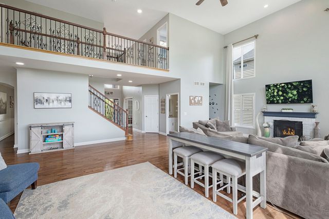 5815 Rosinweed Lane, Naperville, IL 60564