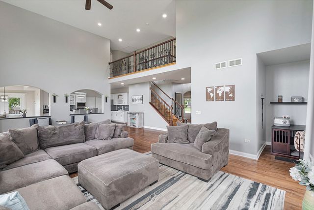 5815 Rosinweed Lane, Naperville, IL 60564
