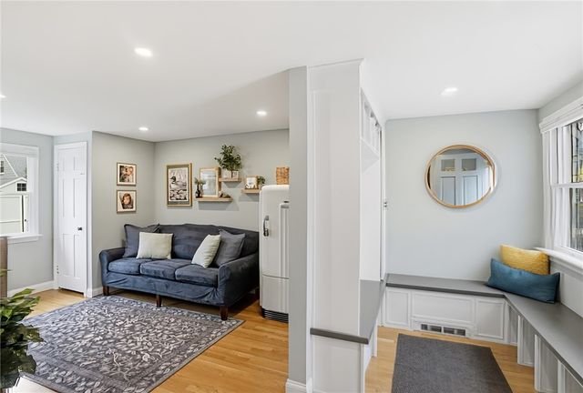 19 Salisbury Road, Barrington, RI 02806